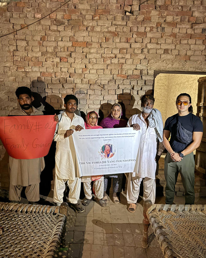 fREEING sLAVESUntitled fREEING sLAVESUntitled